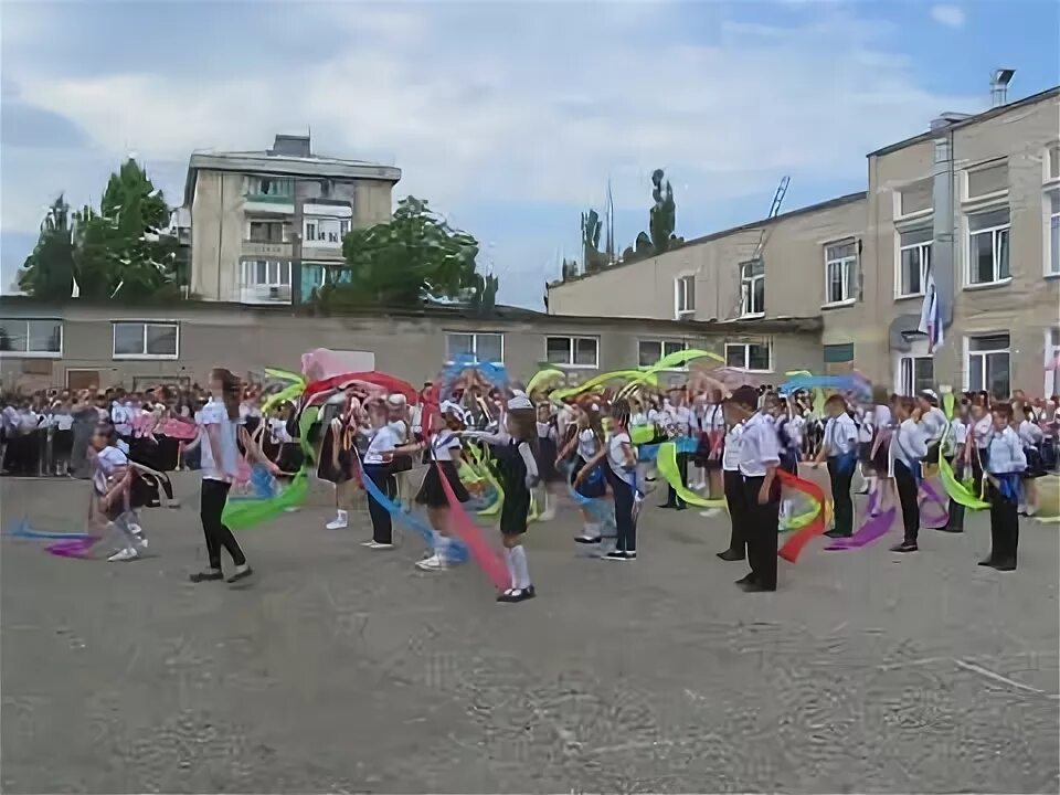 Школа 17 Феодосия. 17 Школа Феодосия 2019. Выпускной 17 школа Феодосия. Элжур 17 школа феодосия