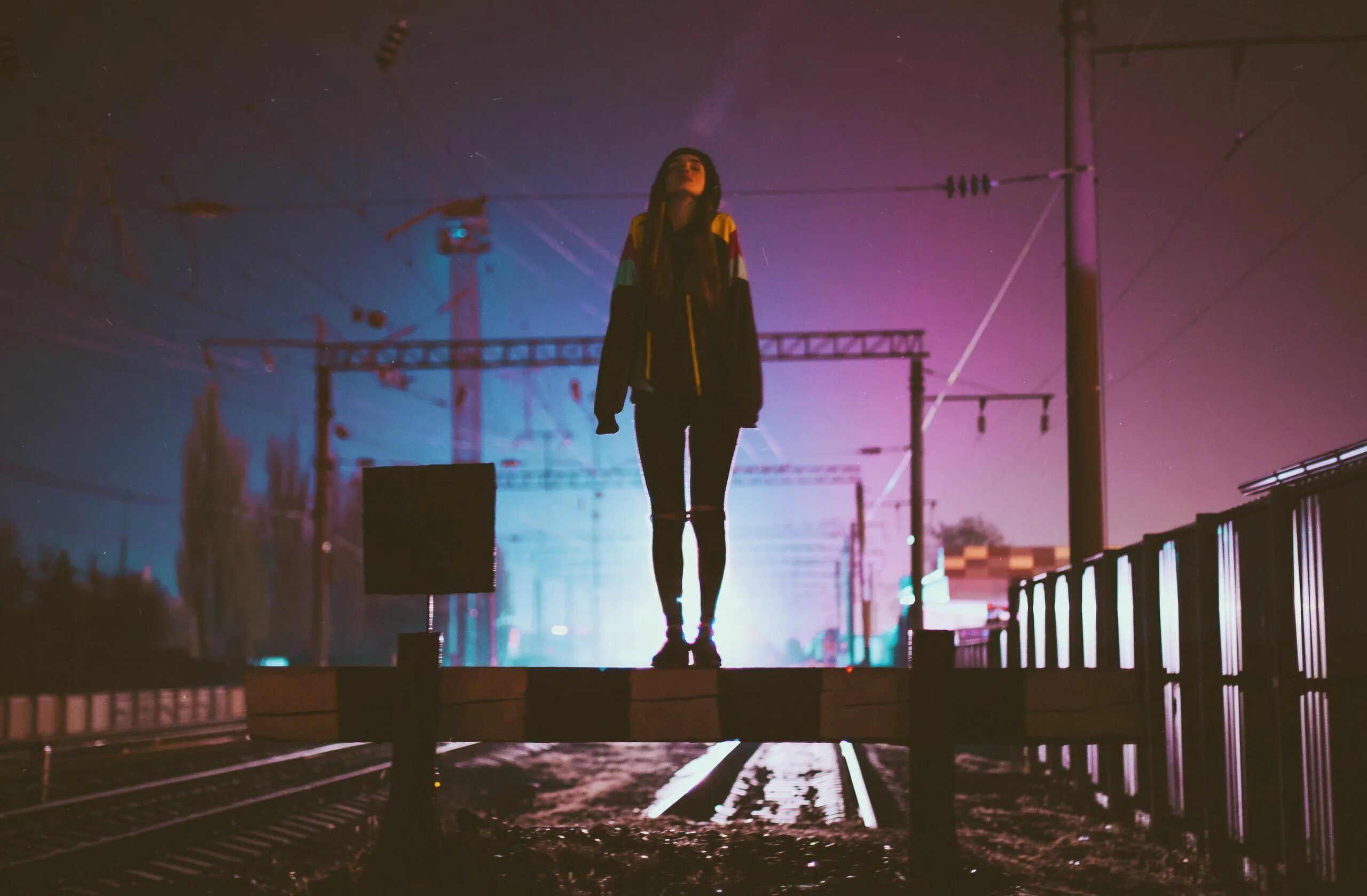 Песня где девушка ночь. Девушка и ночь. девушка в ночном городе. девушка ночью в городе. девушка ночью эстетика.