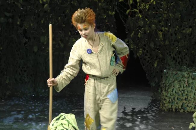 Ваня в сарафане. Ваня студия. Ваня в сарафане театр луны фото. Ваня в сарафане театр луны. Спектакль ваня в сарафане.