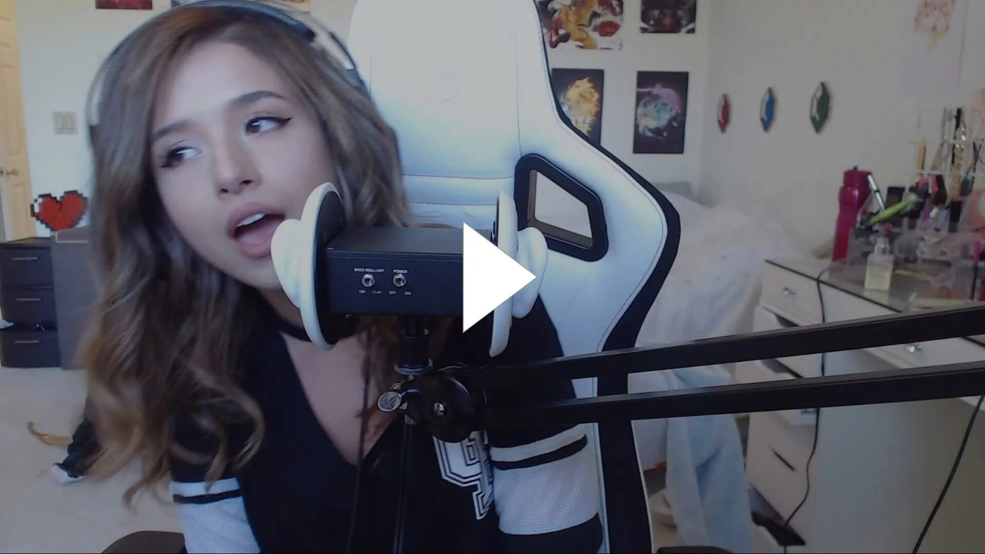 Pokimane. Pokimane moan. Pokimane bbc. Deepfake стримерш