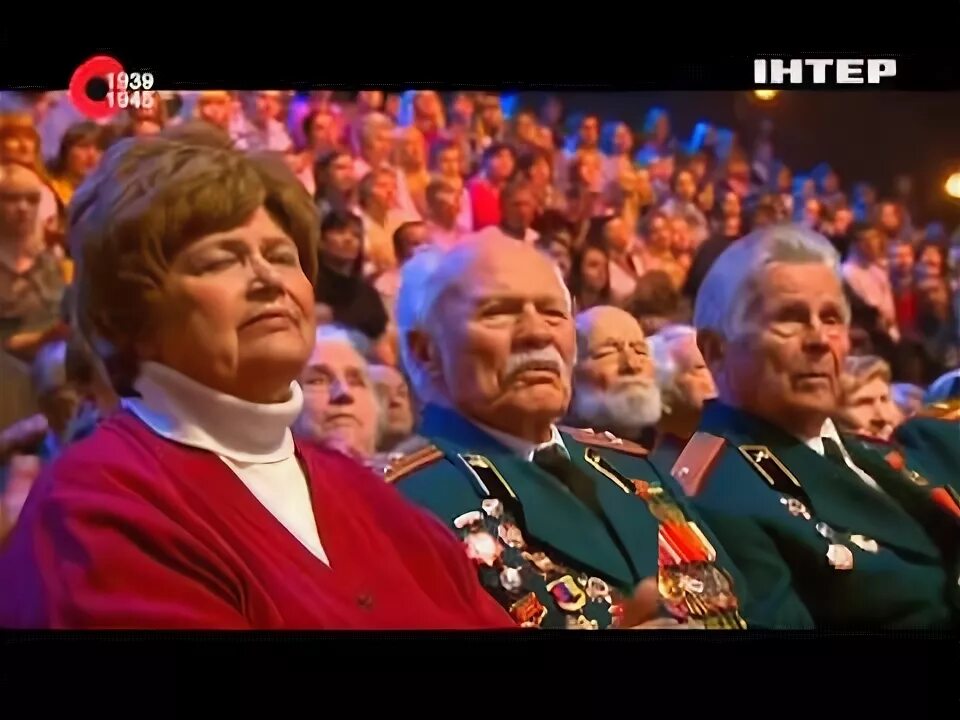 Концерт к дню труда в красногорске 19. Праздничный концерт к 9 мая в кремле. Благотворительный концерт за победу. Яркий праздничный концерт посвященный 9 мая. Ржев клуб жд виа экспресс.