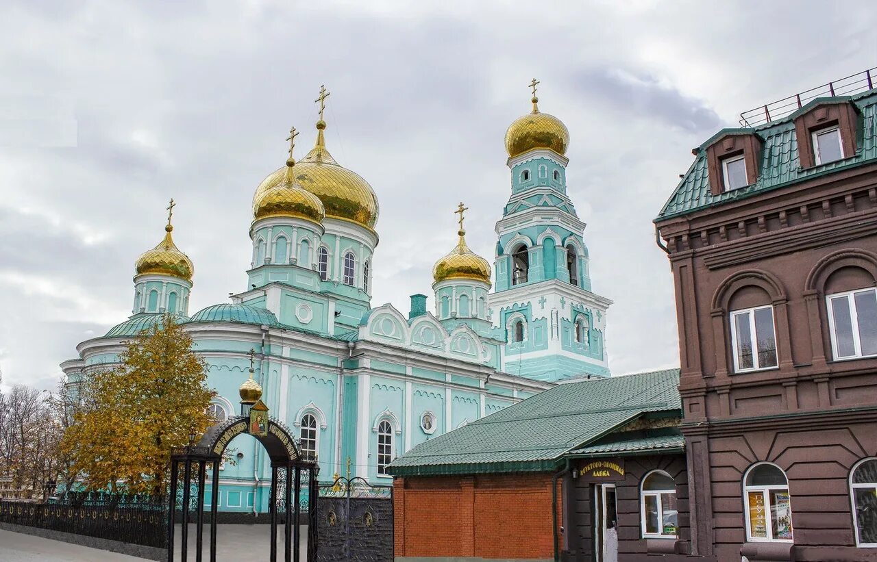 Казанский собор Сызрань. Сызранский собор Казанской Божьей матери. Собор Казанской иконы Божией матери в Сызрани Сызрань. Собор Казанской иконы Божией матери (Самара)