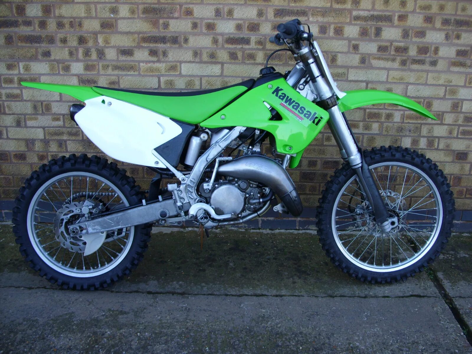 Купить кавасаки 125. Kawasaki KX 125 2008. Кавасаки 125 2т. Кавасаки KX 125 2000. Кавасаки КХ 80.