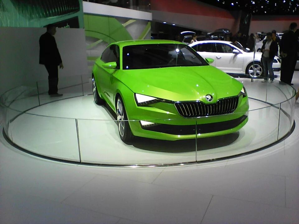 Skoda Octavia RS 2022 зелёная.