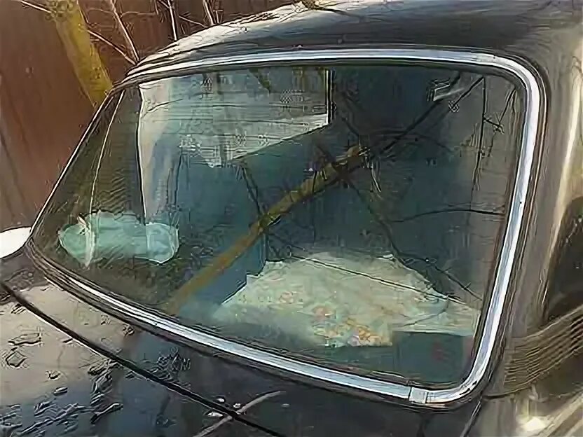 Заднее ветровое. Вазовская копейка лобовое стекло. Заднее ветровое. Заднее стекло ваз 2170 на машине седан. Стекло ветровое ваз-2101-2107.