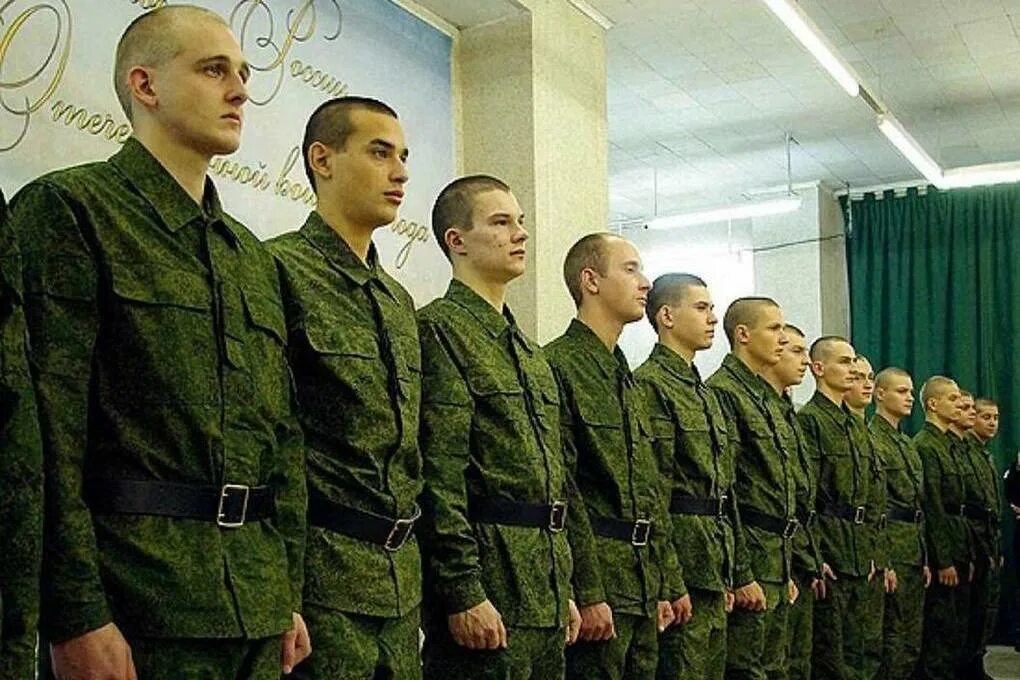 Призыв на военную службу офицеров. Униформа призывников в армии рф. форма срочников. призывник российской армии. новобранцы в армии.