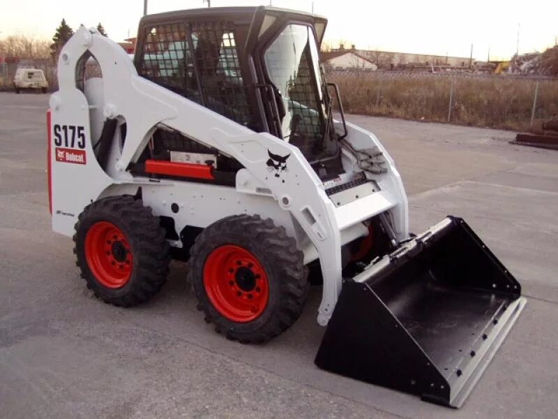 Мини погрузчик бобкэт s175. Мини-погрузчик bobcat s530. Мини погрузчик 175. Мини погрузчик 175. Bobcat s175.