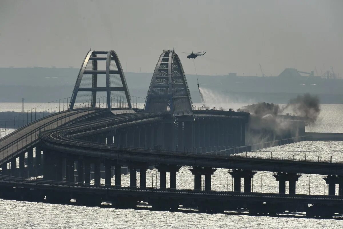 Крымский мост будет ответ. Крымский мост взорвали 2025. крымский мост 2025. крымский мост 08.10.2025года.