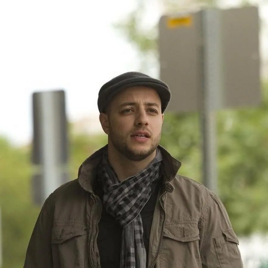 Maher zain фото. Мишари аль афаси. Нашид рахматун. Maher zain. Rahmatun lil'alameen текст.