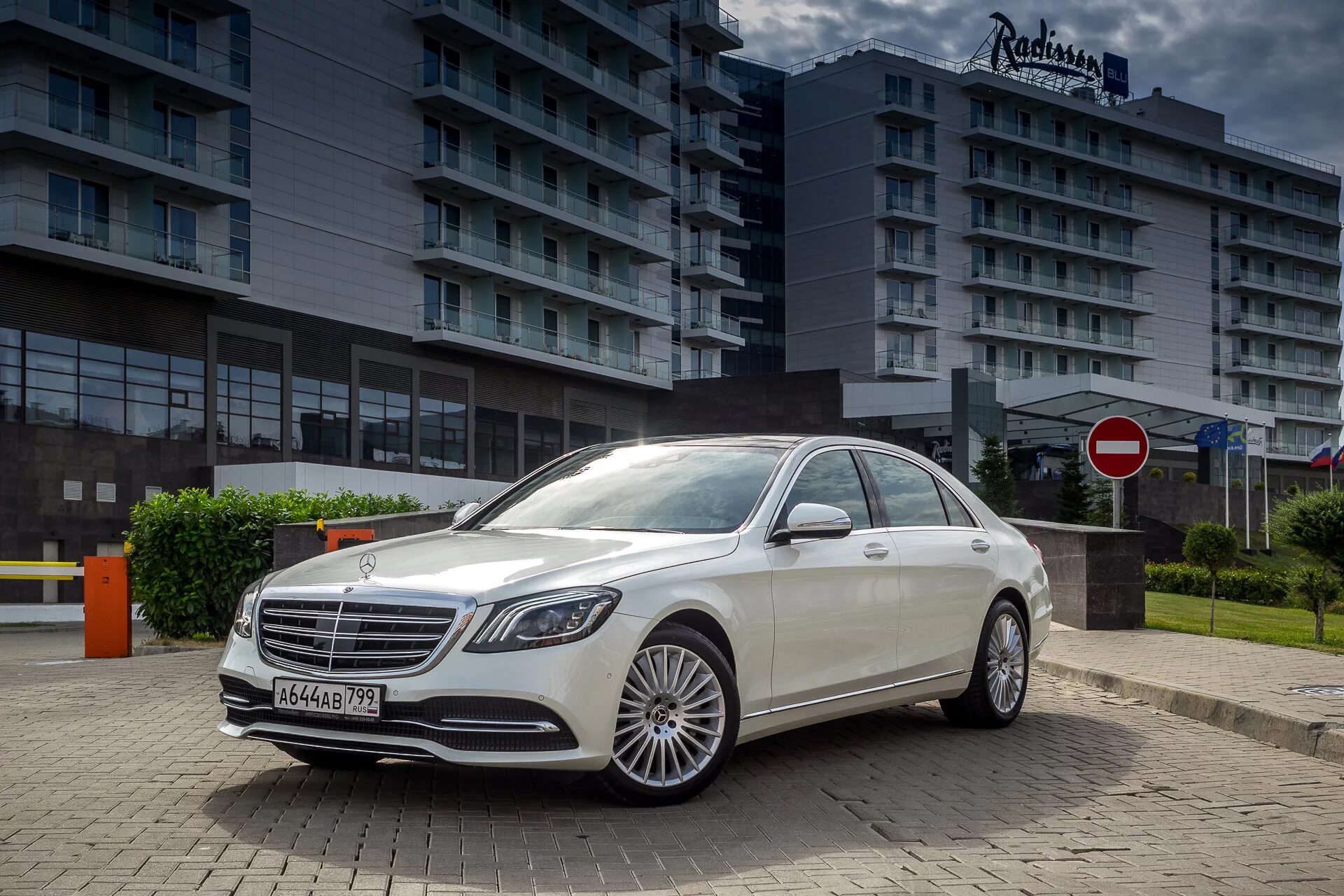 Мерседес Бенц s560. Мерседес Майбах s500. Мерседес 222 Майбах. Mercedes s class 2018.