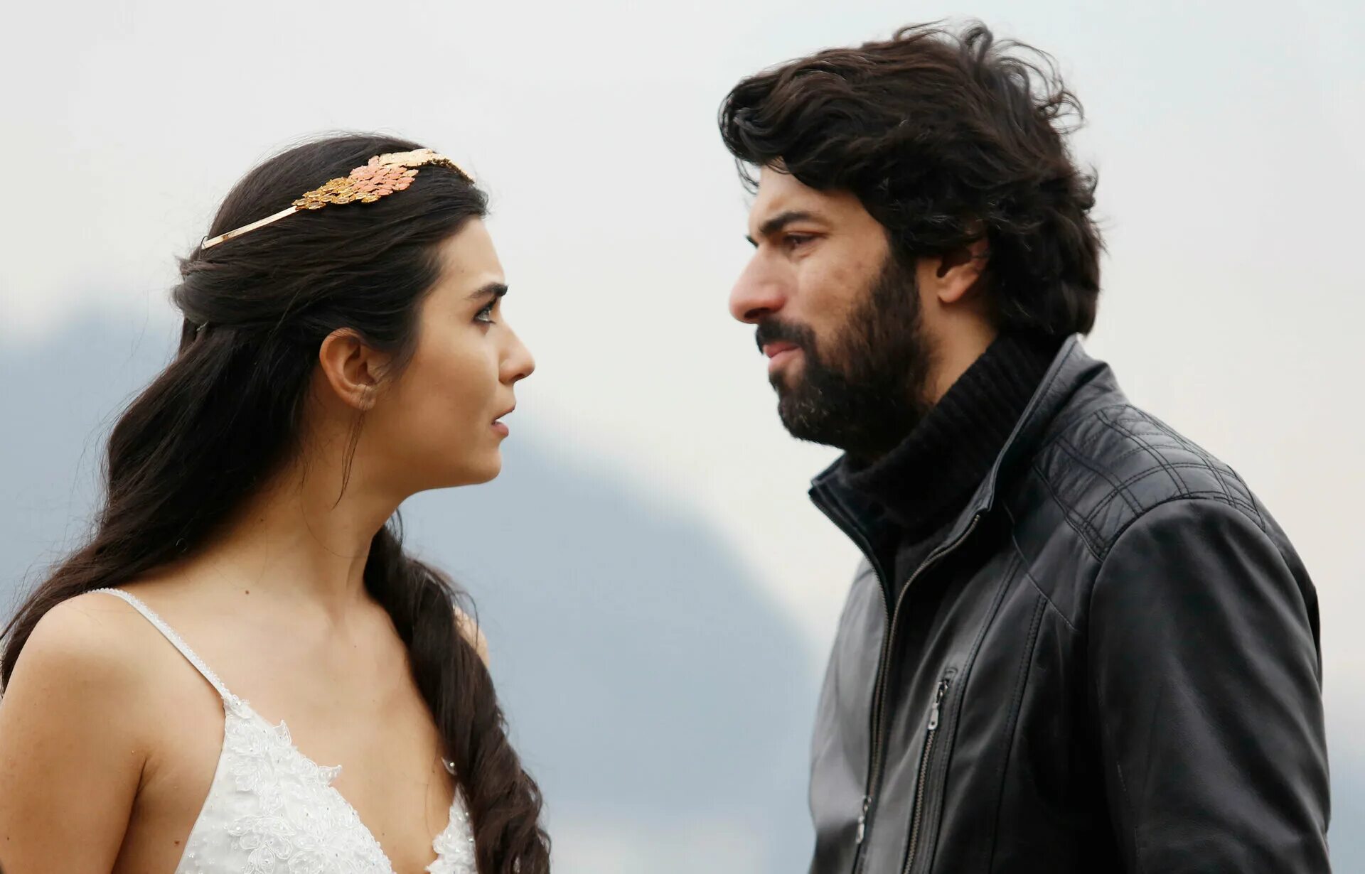 грязный деньги и лживая любовь серия 28. элиф грязные деньги и любовь. дилек сербест грязные деньги лживая любовь. энгин акюрек. грязные деньги.