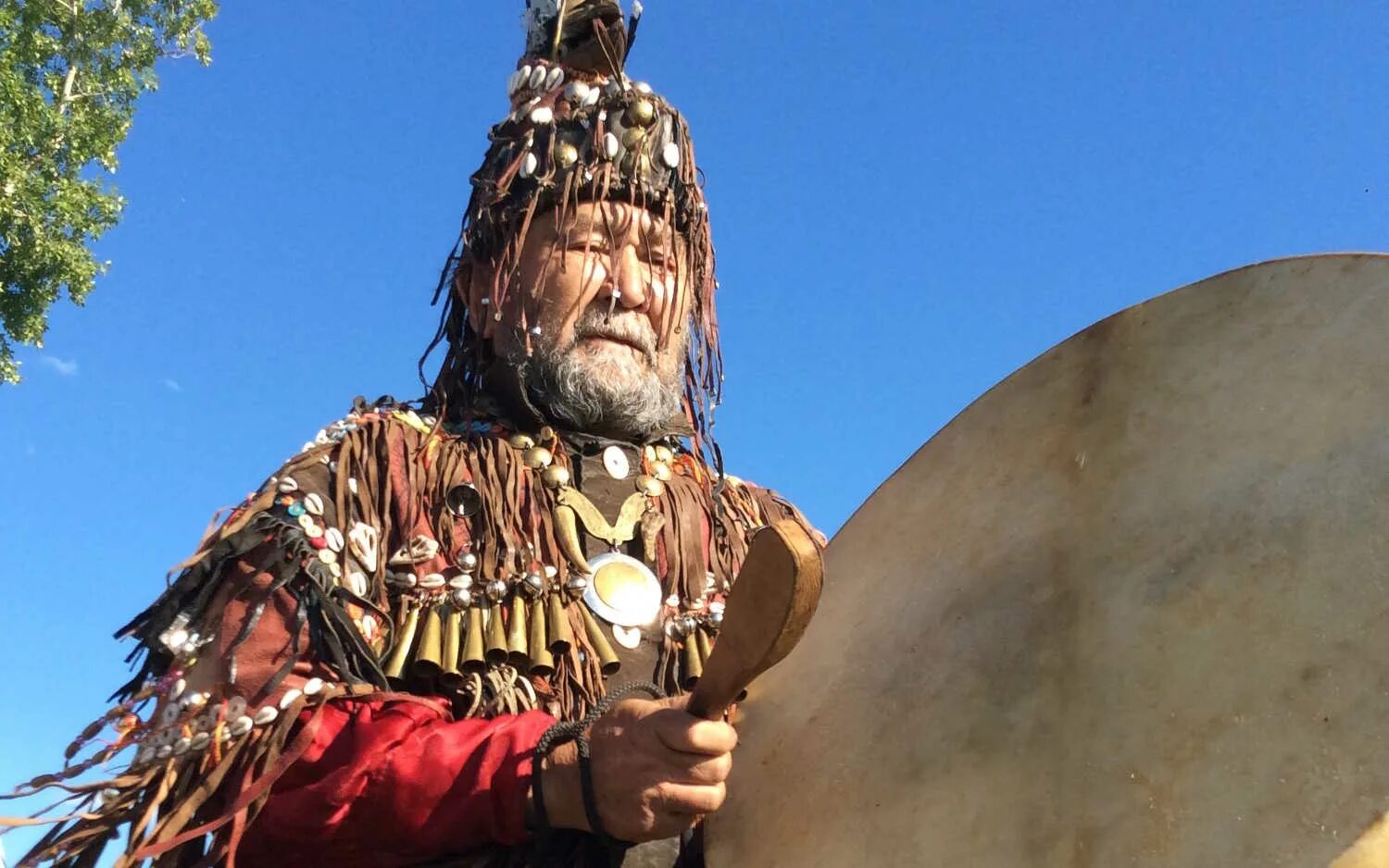 Хакасы Шаманизм. Хакасия, Хакасский народ шаман. Камлание шамана Хакасия. Шаман 2025 год