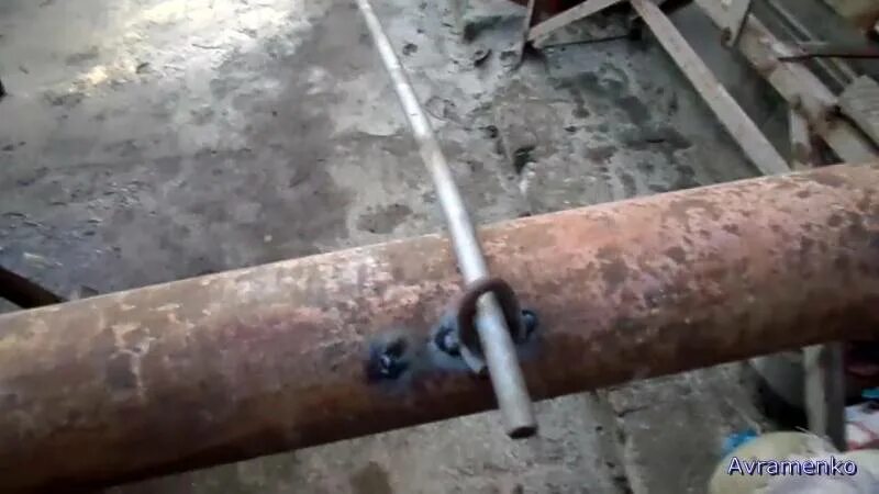 Сделать изгиб трубы. Погнуть трубу. гнутые трубы. гнем круглые трубы. согнуть круглую трубу.
