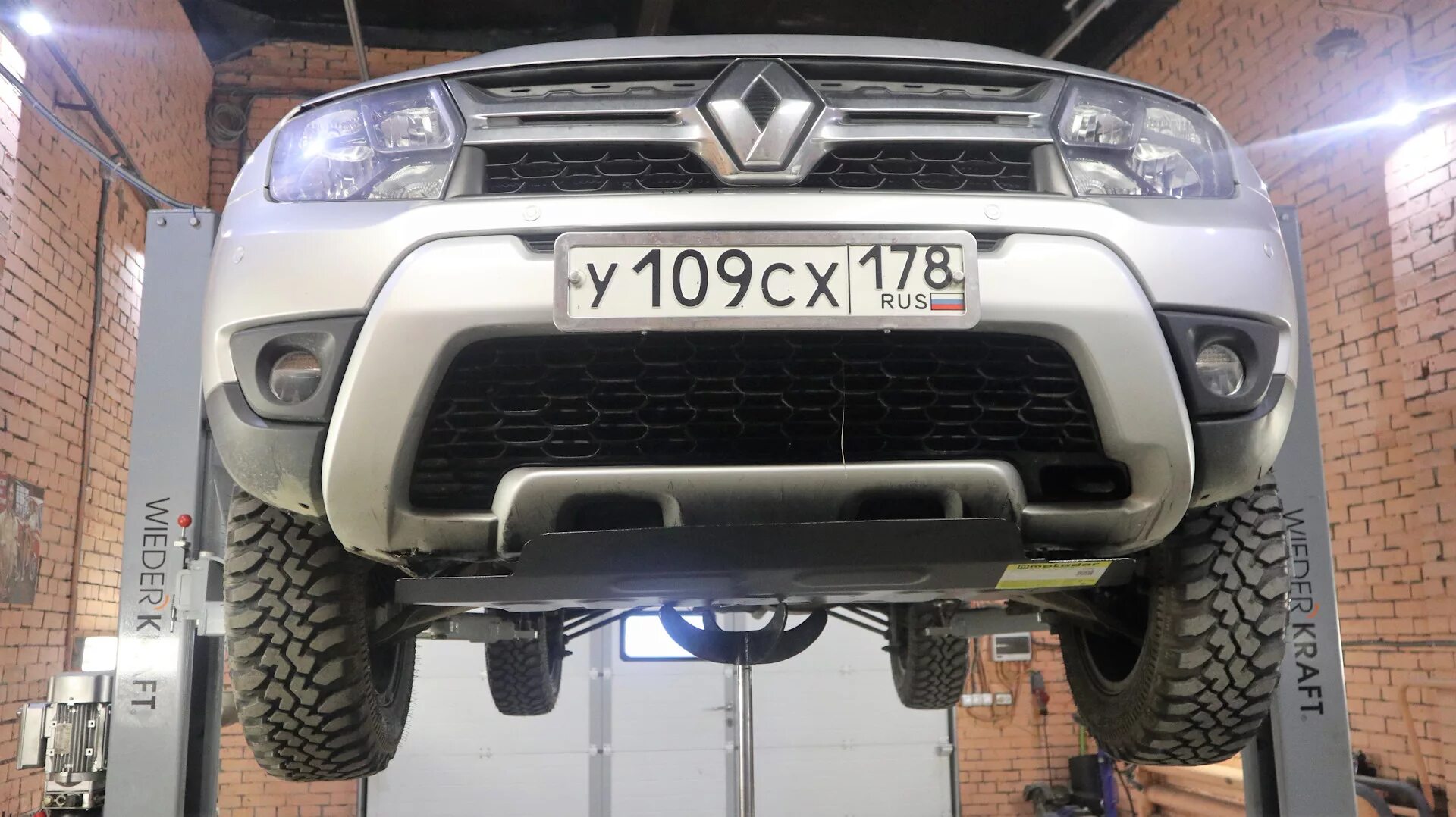 Установка бампера дастер. Защита бампера renault duster. защита бампера дастер 2025. защита переднего бампера дастер 2025. защита бампера renault duster 2025.
