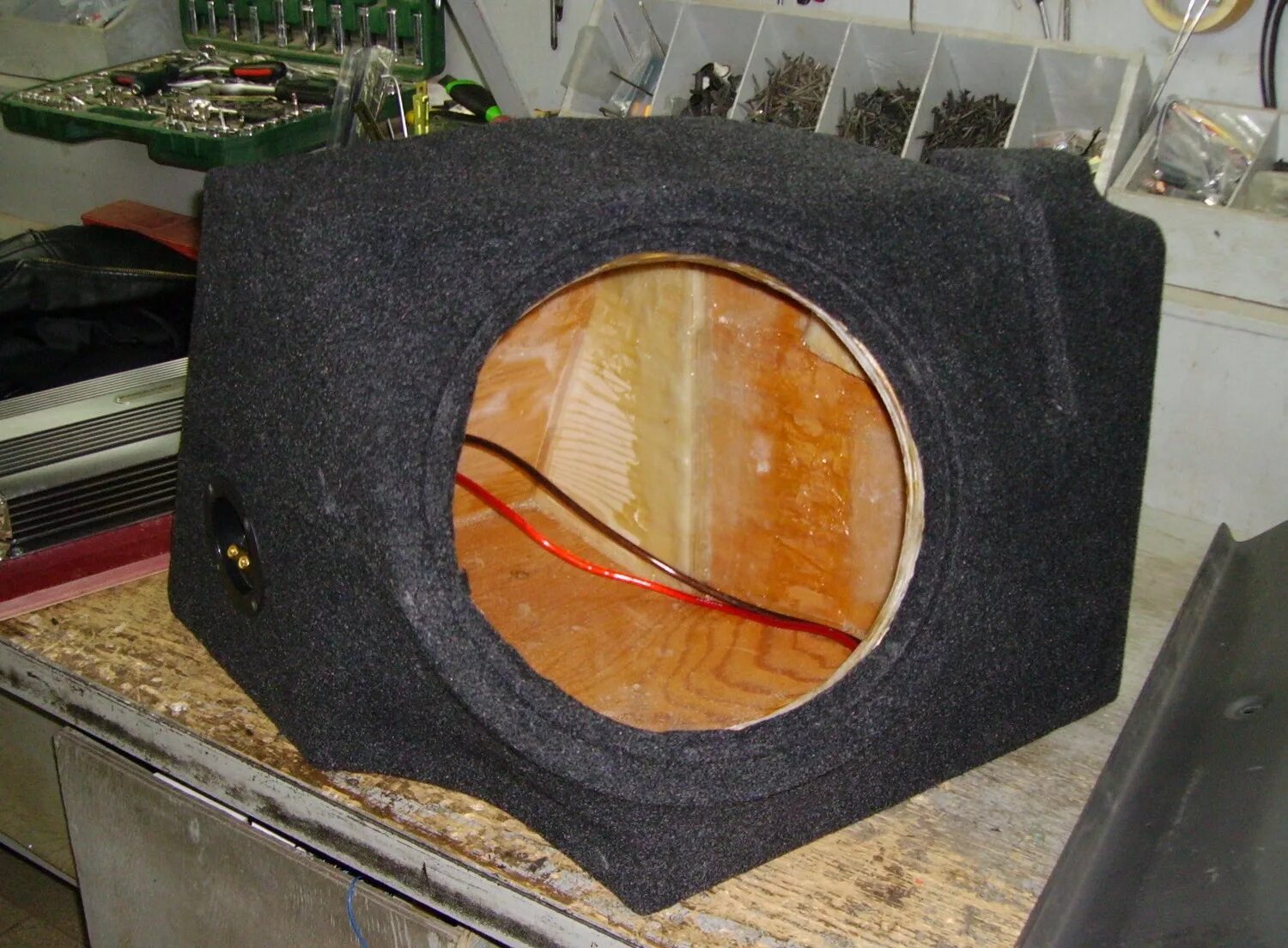 Стелс короб е39. Bmw f10 сабвуфер в багажнике. Е саб. Е саб. Стелс короб bmw e46.