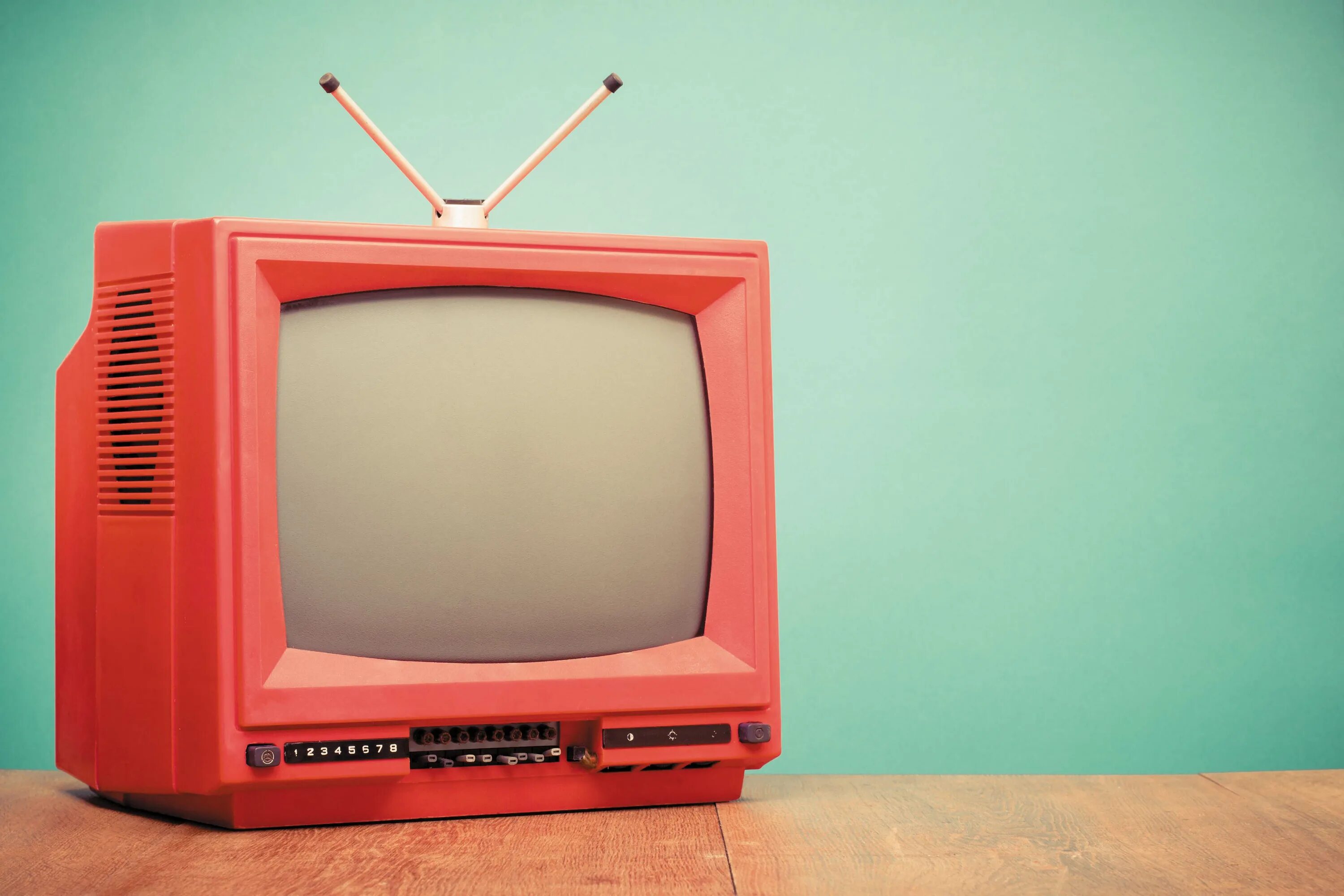 Изображение телевизора красное. Старый телевизор. Старый красный телевизор. Телевизор ретро красный. Ретро мини телевизор.