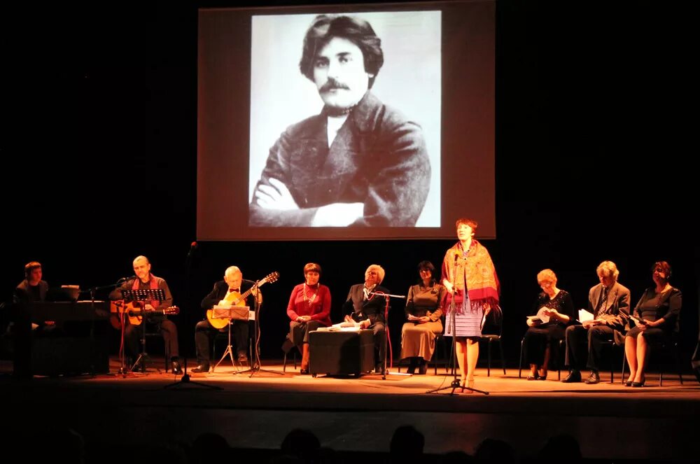 концерт наши маяки. женщине посвящение андрея дементьева. вечер посвящение. жизнь свою за други своя театр табакова. пригласительные на творческий вечер.