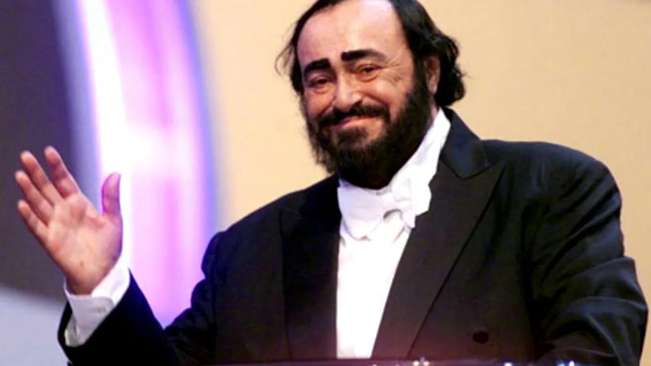 Лучано паваротти молодой. Великий тенор. Итальянский оперный певец лучано паваротти. Лучано паваротти оперный певец. Пласидо доминго три тенора.