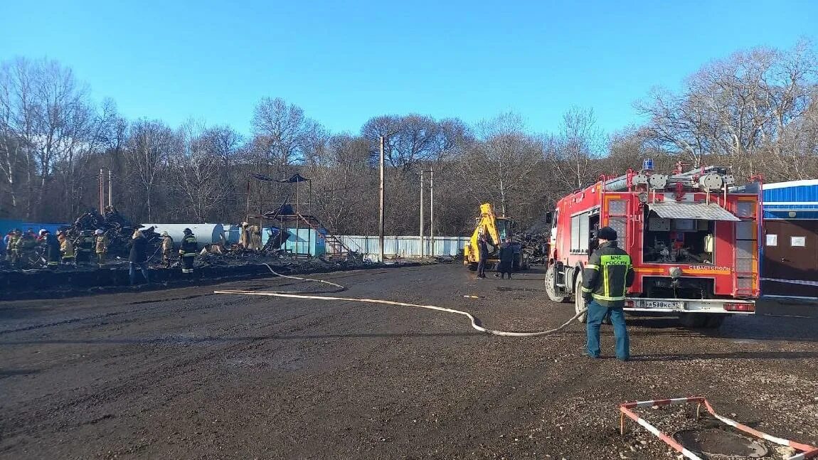 Чп севастополь новости последние свежие происшествия. Пожар. Пожар в городе. Пожар фото. Пожарные тушат пожар.