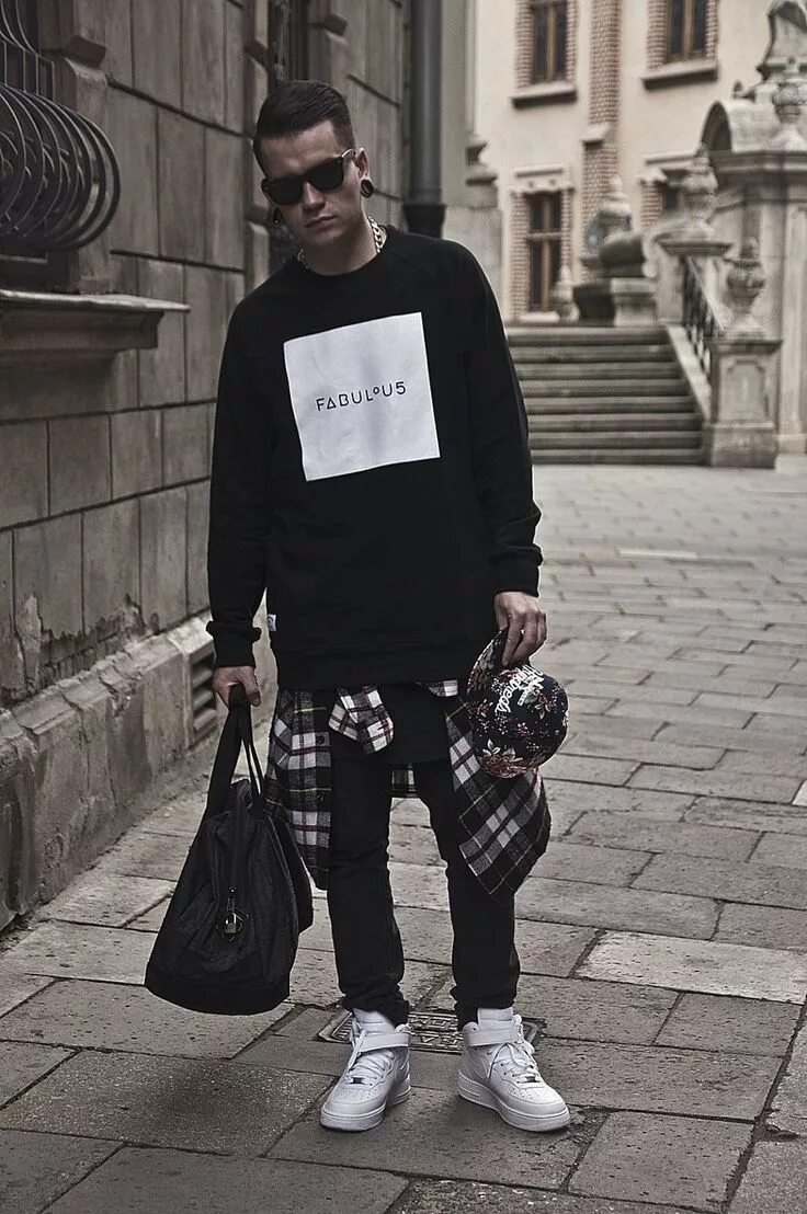 Модники 2к16 трэшер томми. Баленсиага адидас. Стильные образы для подростков. Одежда для девушек. Стритвир 2020.