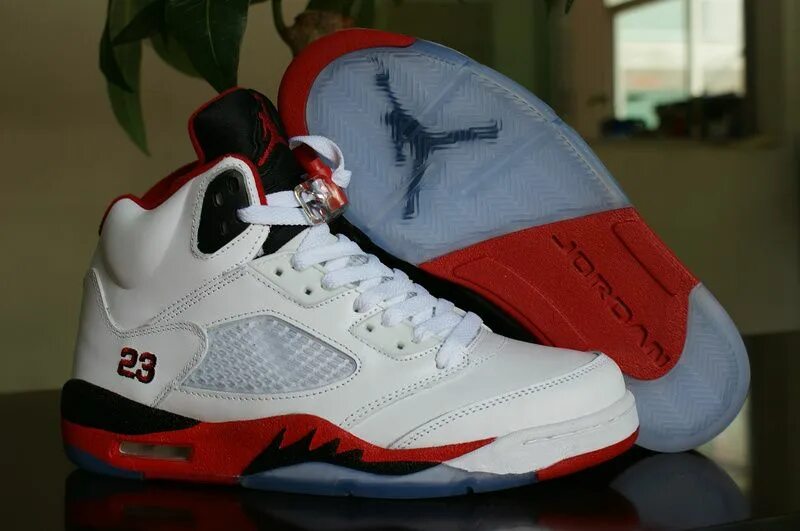 Nike Air Jordan 5 Retro. Nike Air Jordan 5. Nike Air Jordan 5 Retro Red.