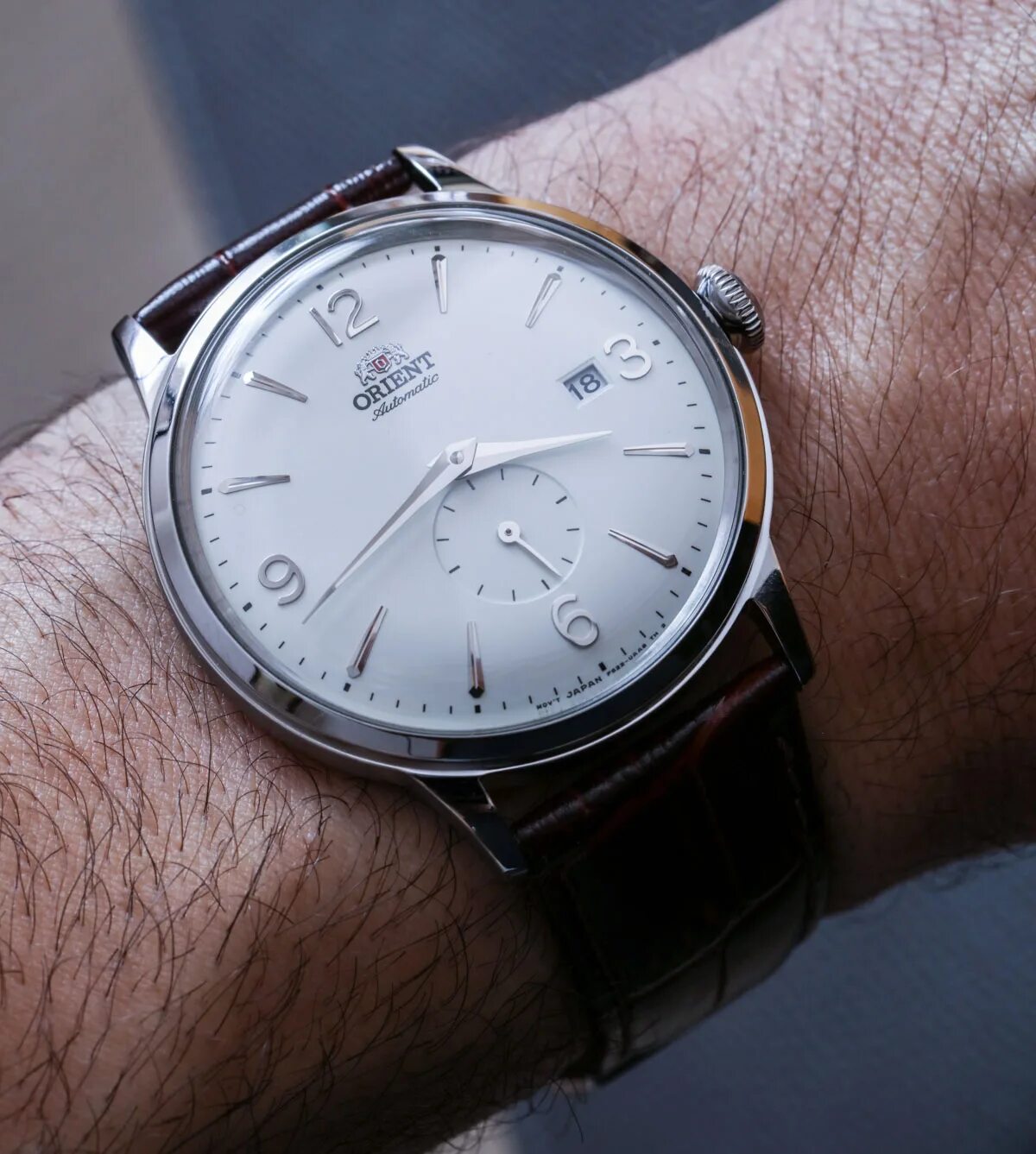 Small second. Часы tissot heritage. Union glashutte d007. Часы tissot heritage 1936. Часы certina ds 4 small.