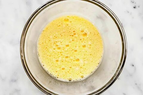 Молоко вареное с яйцом
