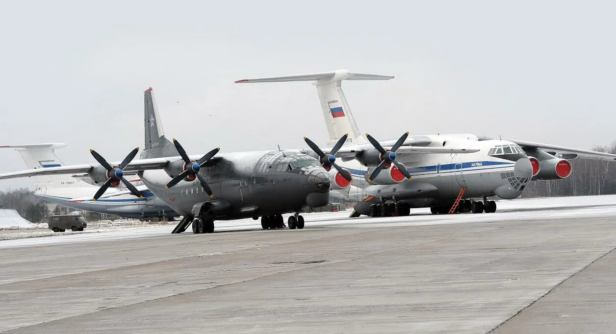 Псковский авиаполк в нижневартовске. 121 тбап. Авиабаза особого назначения. 334 втап псков. Командир 334 втап псков.