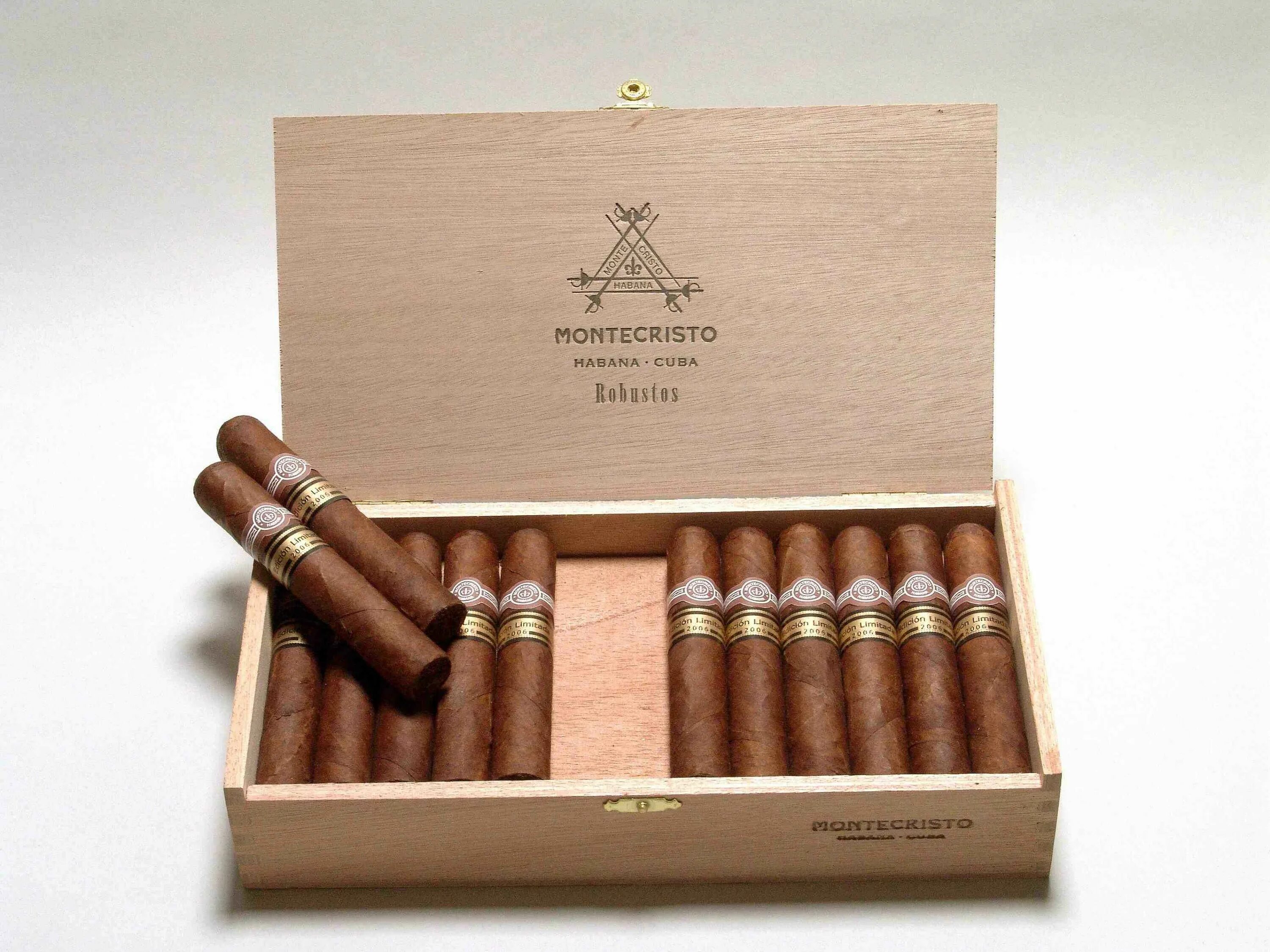 Сигары монтекристо. Сигары montecristo a1. монтекристо сигары кубинские. сигары montecristo 2. хьюмидор montecristo.