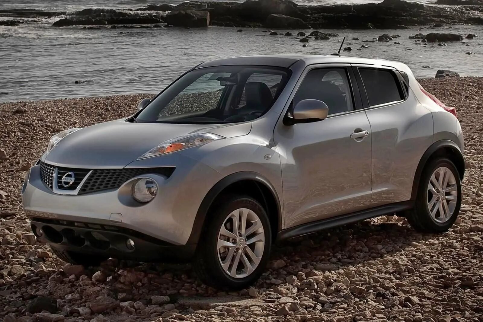 Жук полный привод. Nissan Juke. Ниссан Джук 2010. Nissan Juke Nismo. Nissan Juke (2011-2014).