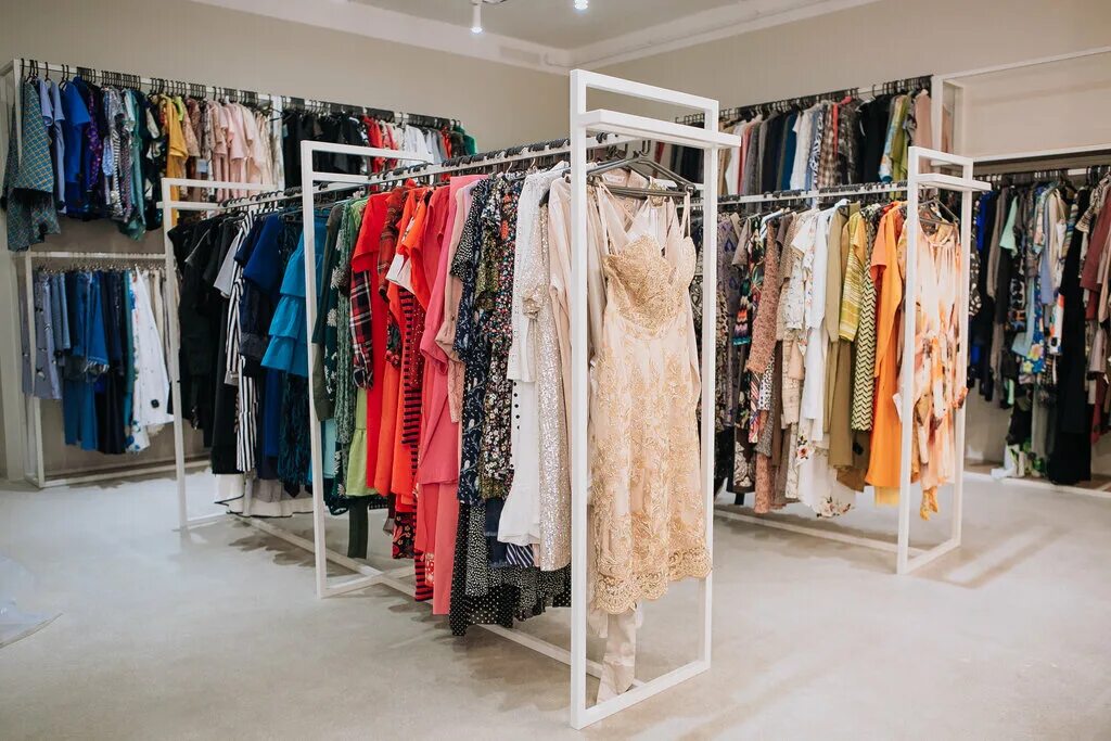 секонд хенд. Hands shops. секонд хенд. винтажные бутики. секонд хенд.