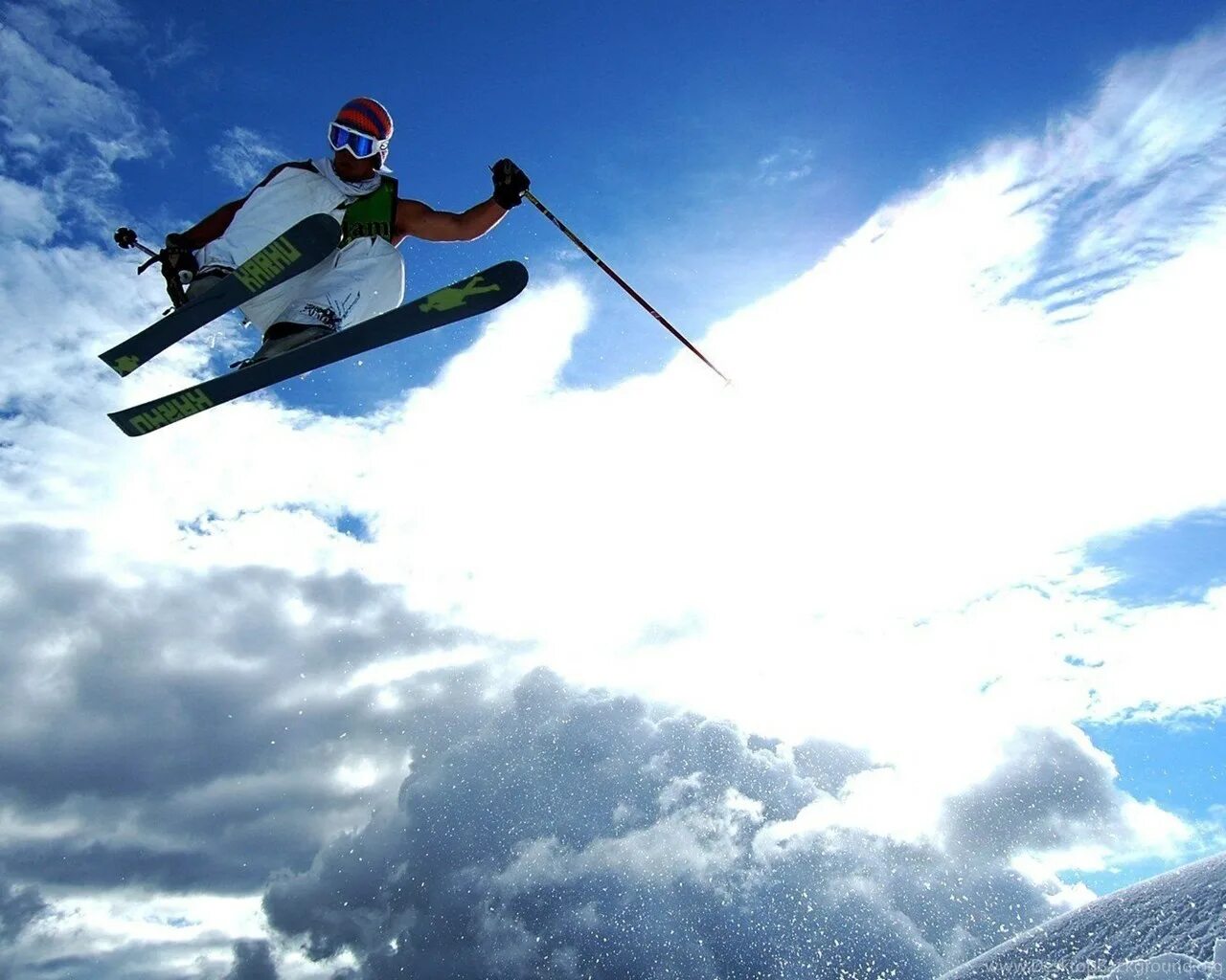 Горнолыжный спорт. Горные лыжи спорт. Экстрим лыжи. Экстремальный лыжный спорт. Ski picture