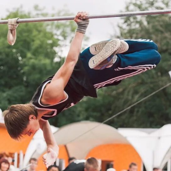 Легкие элементы на турнике. Воркаут 1080. Сложные трюки на турнике. Воркаут трюки на турнике. Трюки на турнике.