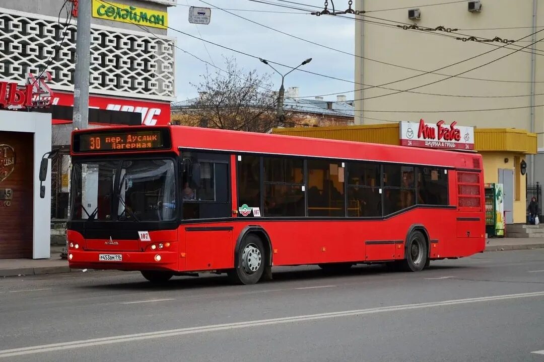 22 автобус казань. Нефаз-5299-40-57. 22 автобус казань. Красный автобус. Нефаз 5299.