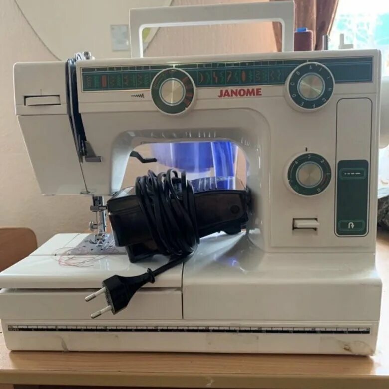 Швейная машинка женоме 394. Машина janome 394. Старая модель джаноме 150. Janome l-394 / le 22. Швейная машинка женоме 394.
