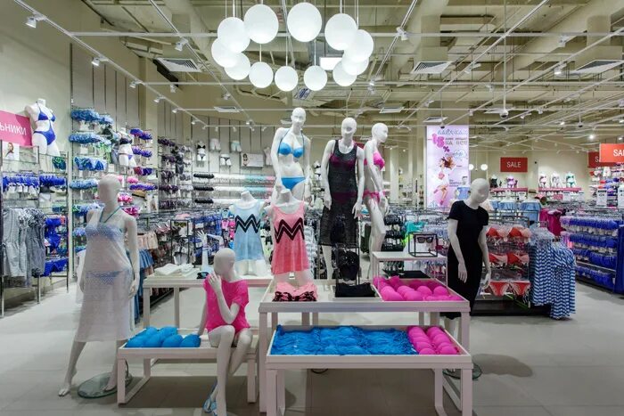 Нижнее белье гринвич. Магазин дефиле нижний тагил. Курская магазины одежды. Дефиле курск магазин. Дефиле в гринвиче екатеринбург.