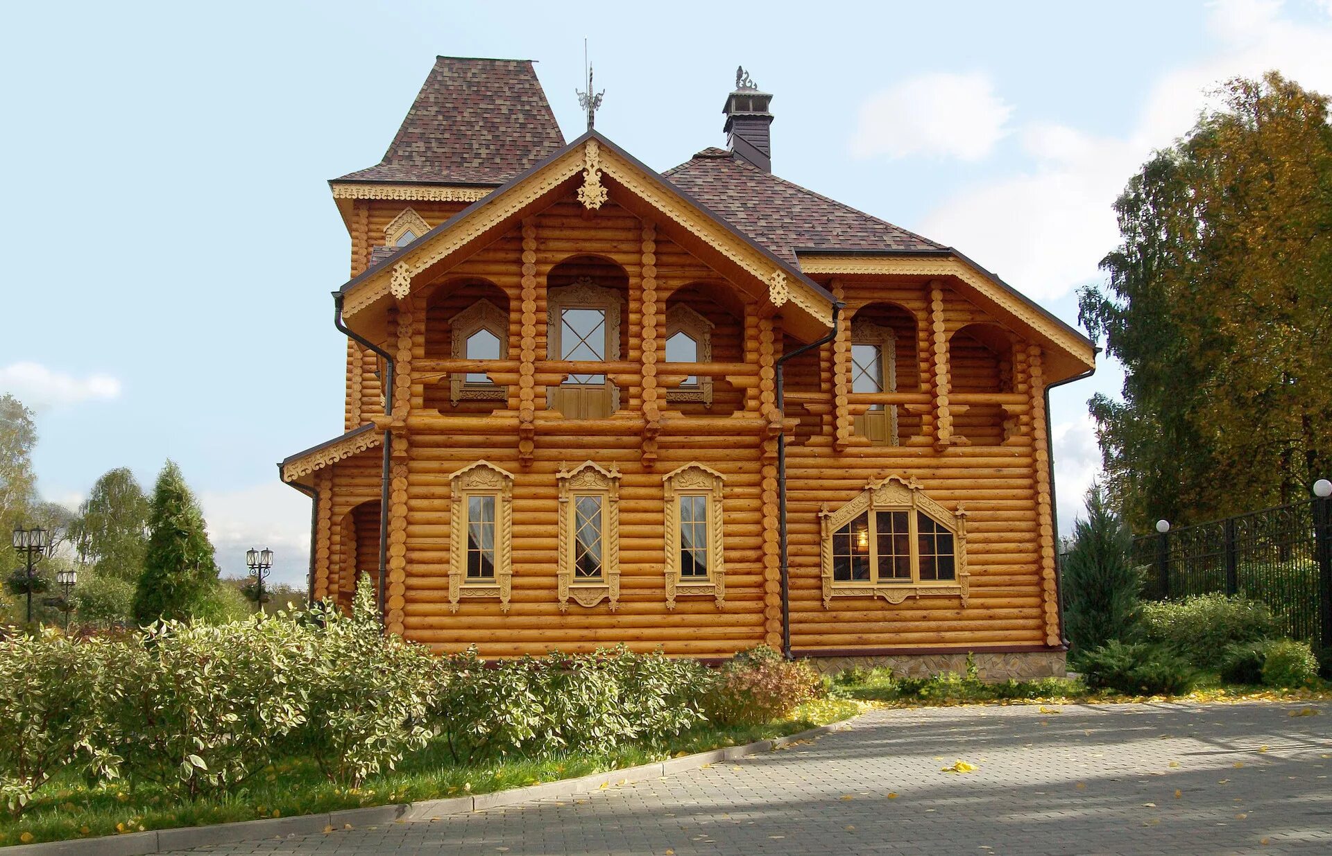 Славянская усадьба сайт. Княжеский Терем в Переславле. Славянский каменный Терем. Усадьба Терема. Кирпичный Терем в русском стиле.