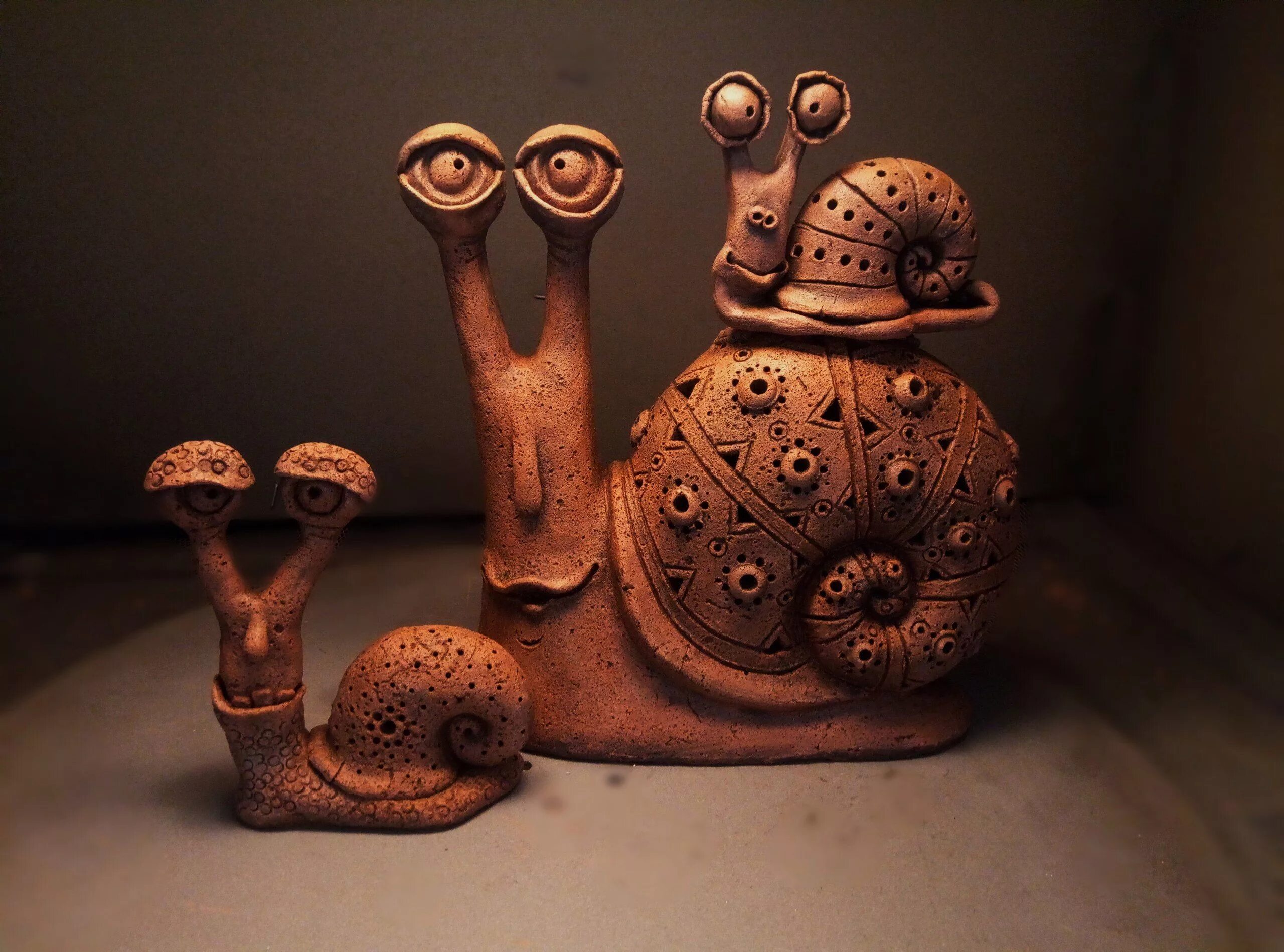 Улитка слон. Художественная керамика. Необычные изделия из глины. Необычные керамические изделия. Декоративные изделия из глины.
