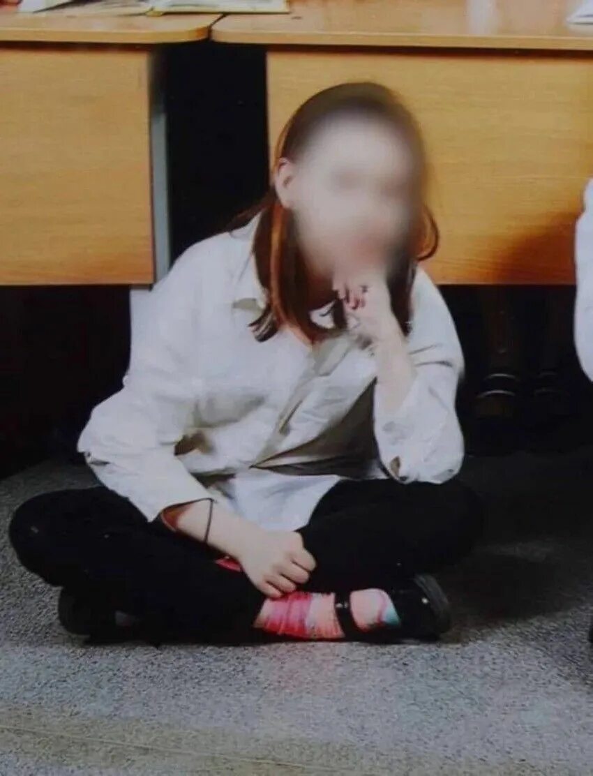 Убитая девочка в школе. Поножовщина в школьном туалете в химках. Лиза киселева саратов похороны. Убийство девочки в школе. Убийство девятилетней девочки.