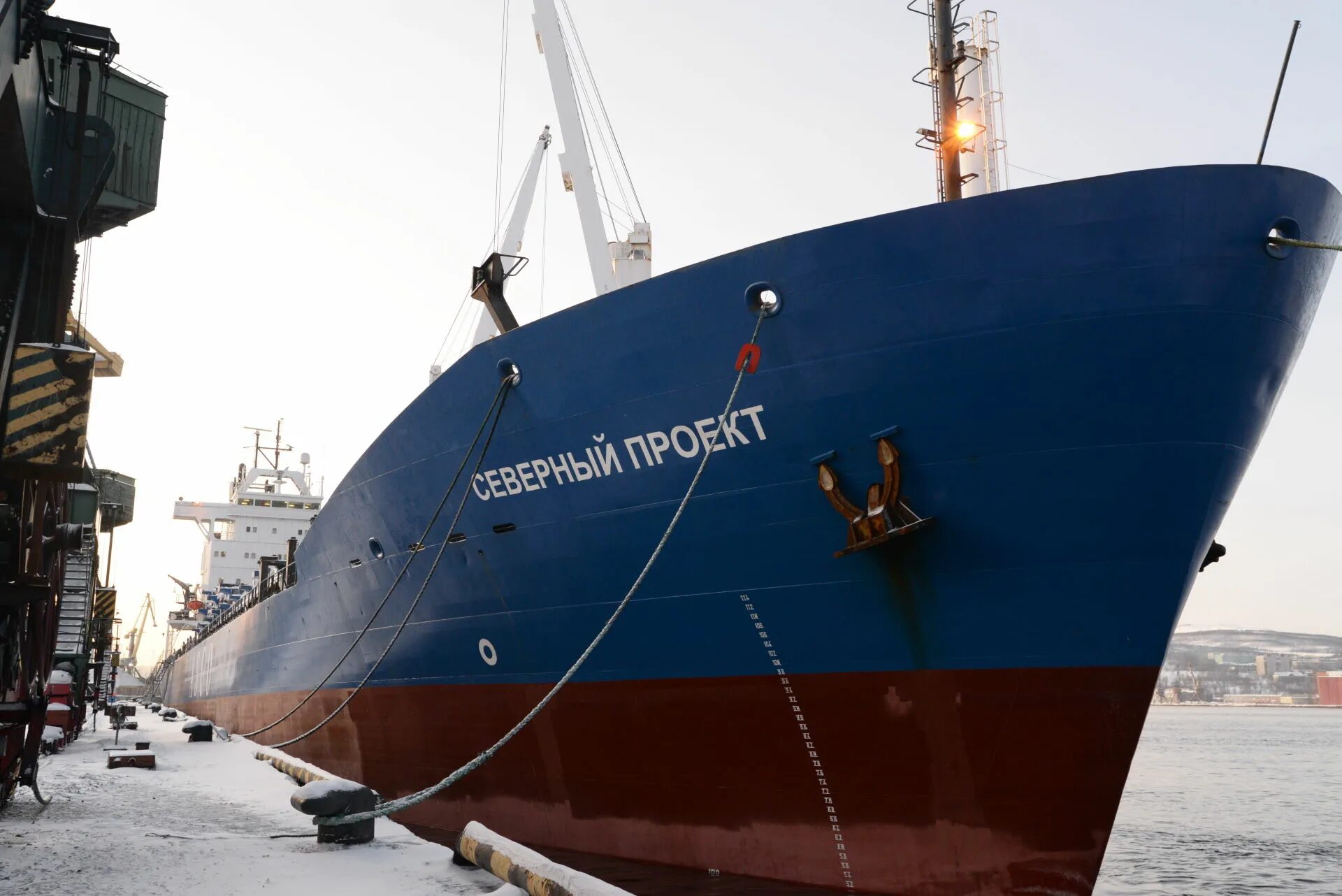 Мурманск где находится судно градиент. Северный морской порт мурманск. судно северный проект архангельск. торговый порт мурманск 2025 год. мурманск торговый флот.