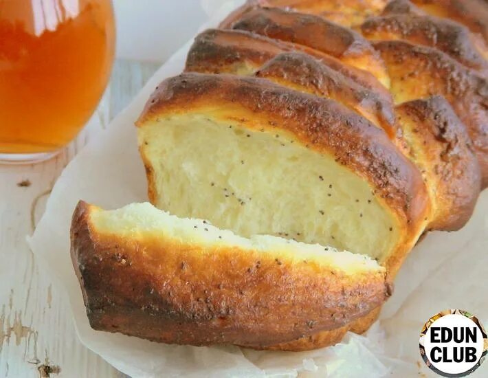 Хлеб для тостов европа. Бутерброды со сливочным сыром. Сыр рикотта с зеленью. Хлеб со сливочным сыром. Бутерброд с огурцом.