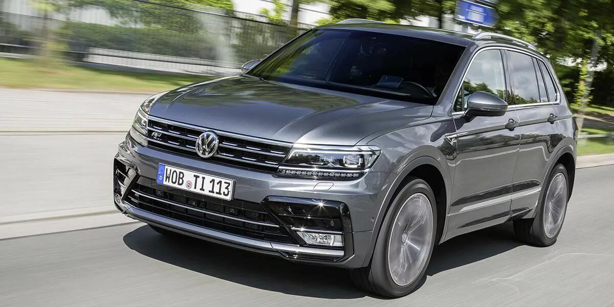 Vw r line. Volkswagen Tiguan r line. Volkswagen Tiguan r line 2016. Volkswagen Tiguan 2017 r line. Фольксваген Тигуан 2016 r line.