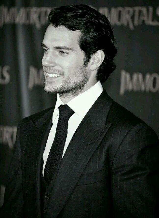 Мужик типо босс. Алексей воробьев 2021. Метью макконахи очки. Генри кавилл. Генри кавилл фото с премьер.