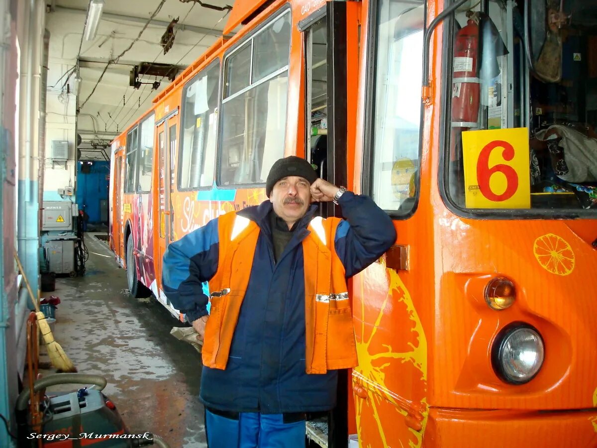 Сайт электротранспорт мурманск. Депо 1 мурманскэлктротранспорт. Водитель городского электротранспорта. Электротранспорт Мурманск. Электротранспорт Мурманск логотип.