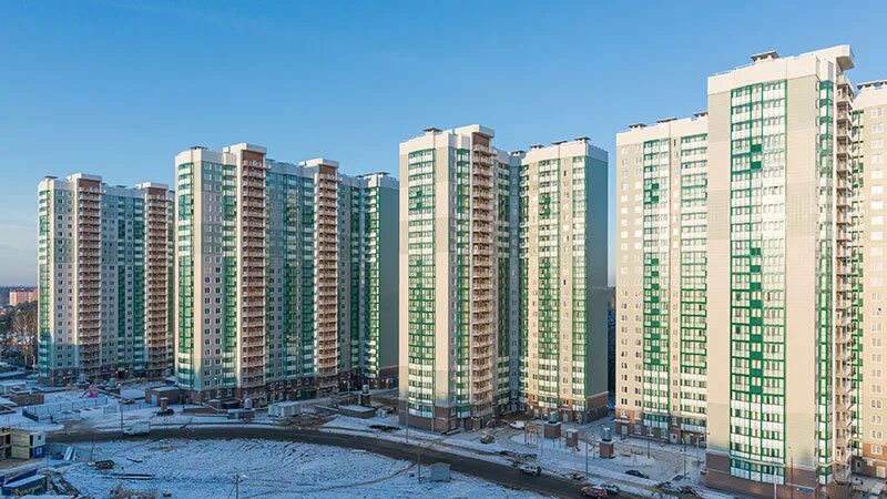 Школа в изумрудных холмах красногорск. Красногорск бульвар космонавтов 1. Изумрудные холмы кафе. Изумрудные холмы фото. Изумрудные холмы красногорск.