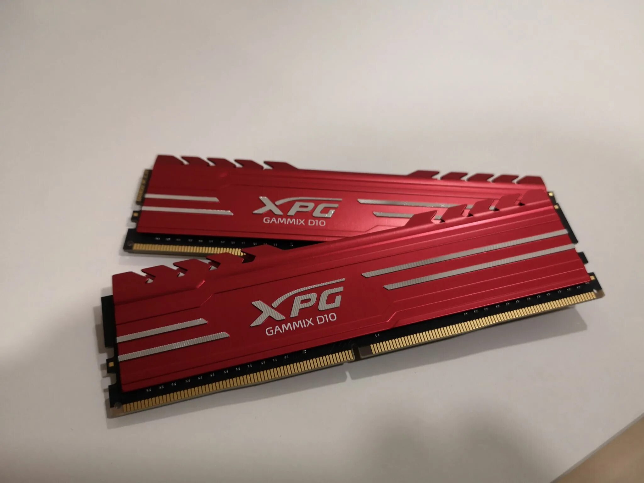 Оперативная память xpg 3200. XPG GAMMIX d10 Red 32gb. ADATA ax4u30008g16a-sr10. ADATA ax4u300016g16a-sr10. XPG 3200 32gb.