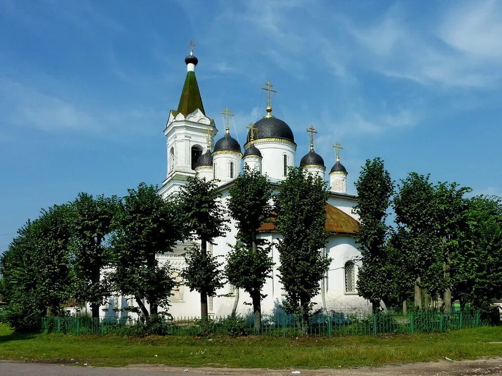 Церкви білої церкви. Белая Троица Тверь. Церковь Троицы Тверь. Белая Церковь Тверь.