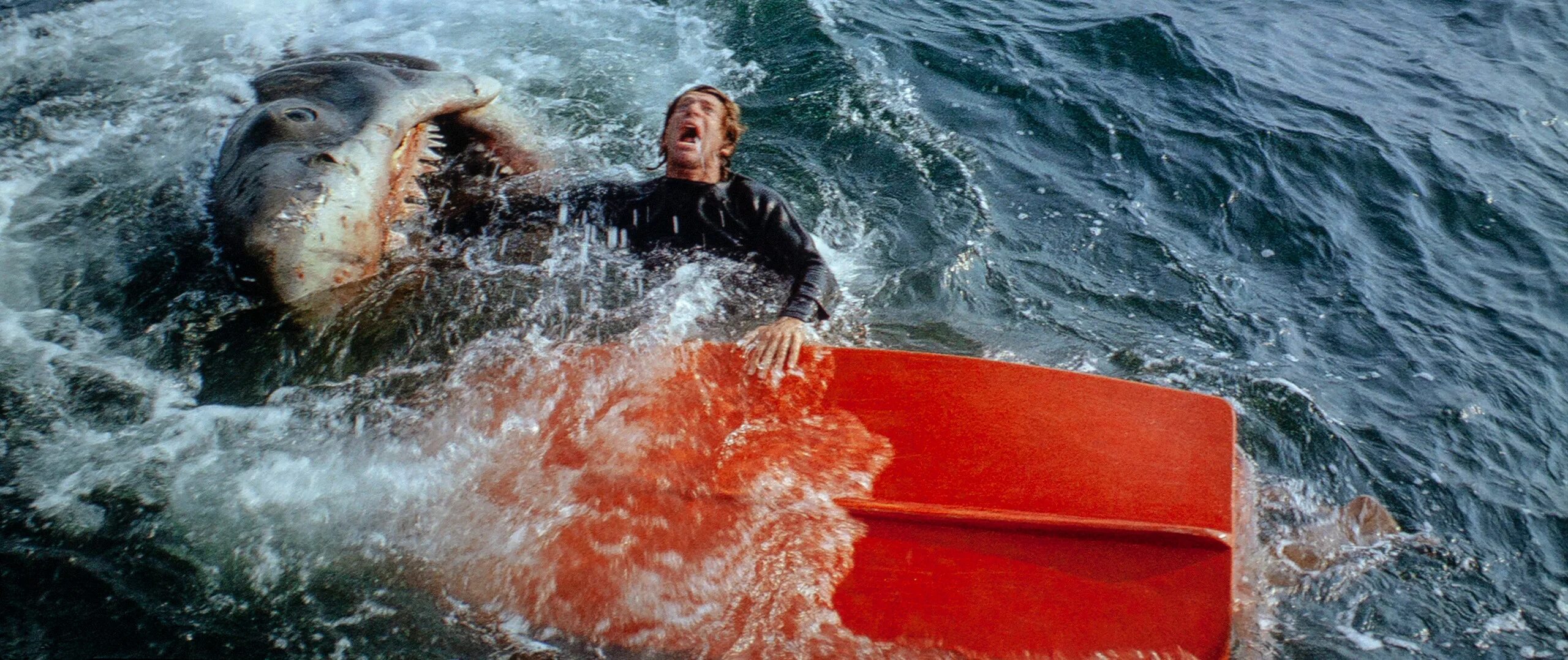 Челюсти 4 месть фильм. Нападение шестиглавой акулы фильм 2018. Jaws of the drones. Jaws of the drones. Челюсти стивен спилберг 1975 обложка.