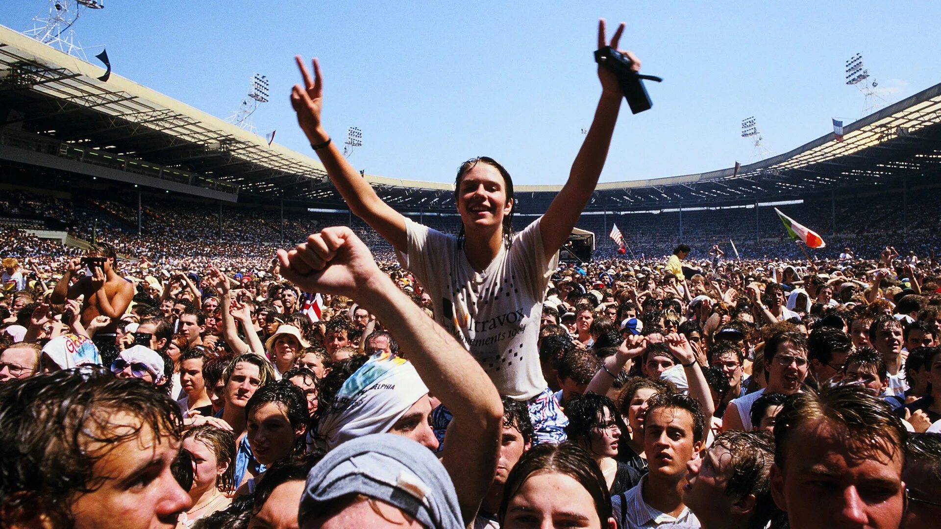 Концерт квин на стадионе. Wembley Stadium 1985. Live Aid 1985. Live Aid 1985 Queen. 1985 Концерт Квин на стадионе.