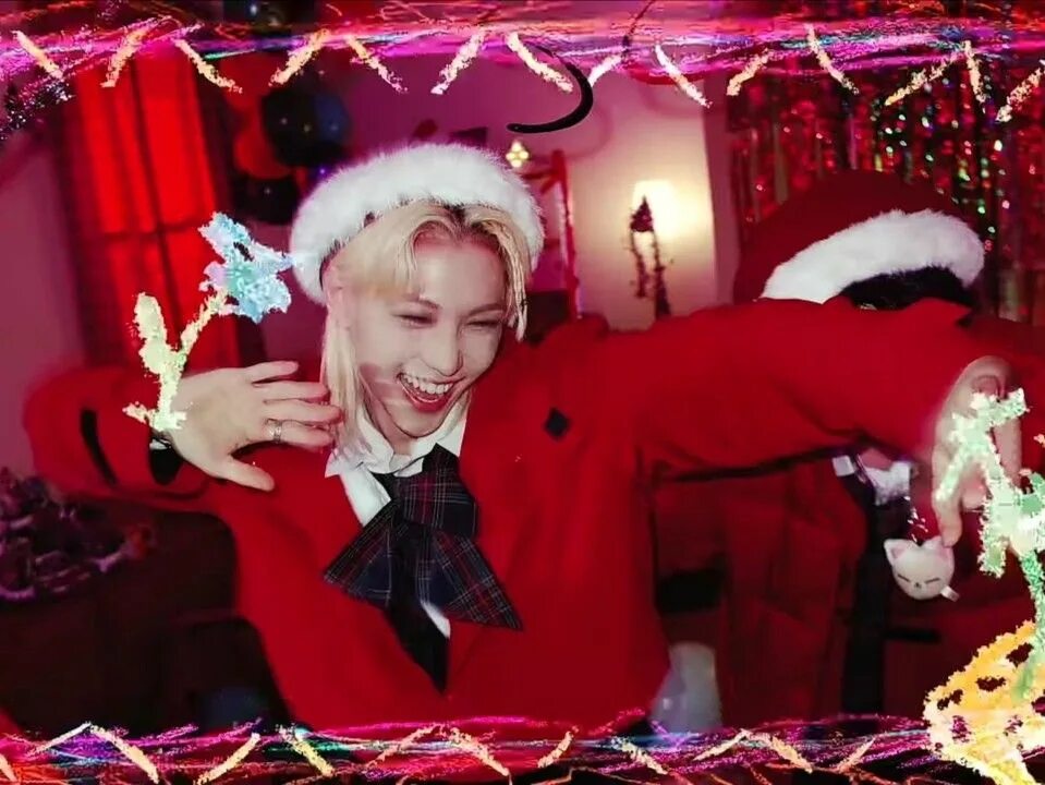 Песня эвел. Песня эвел. Песня эвел. Stray kids winter falls обложка. Группа stray kids 2021.